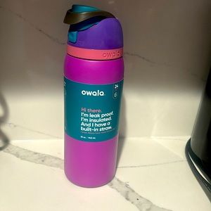 NEW****Owala Voodoo 32oz Water Bottle